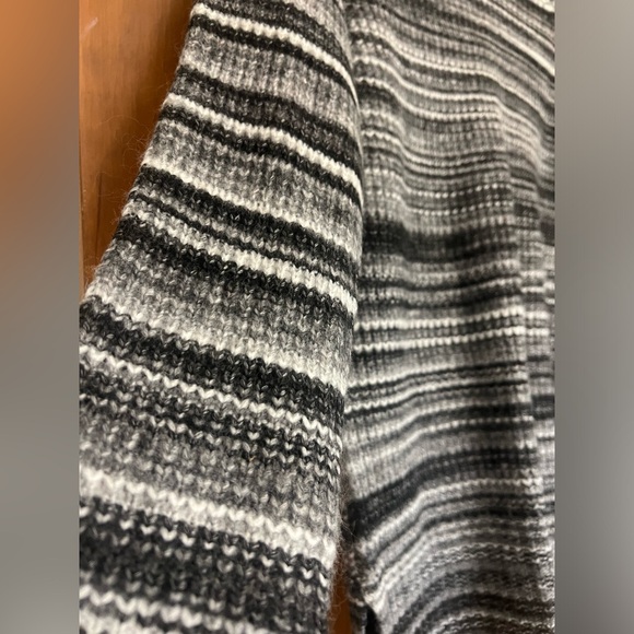 Striped sweater - Picture 6 of 8